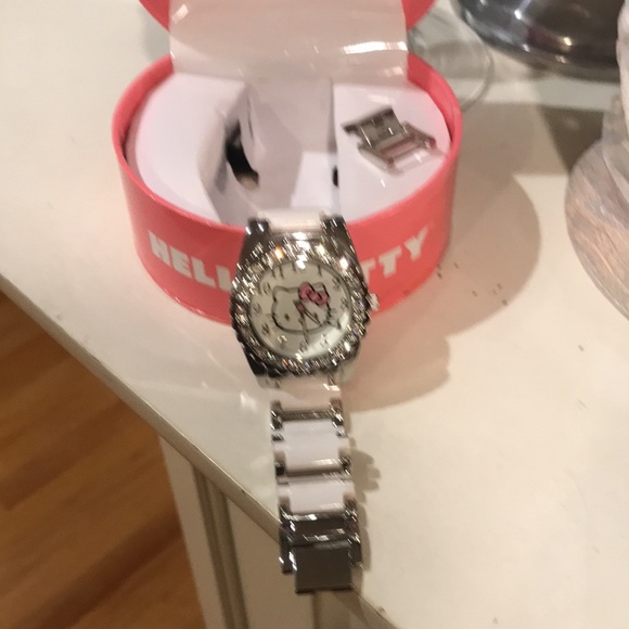 Hello Kitty Sanrio Watch. NWOT - Picture 9 of 16